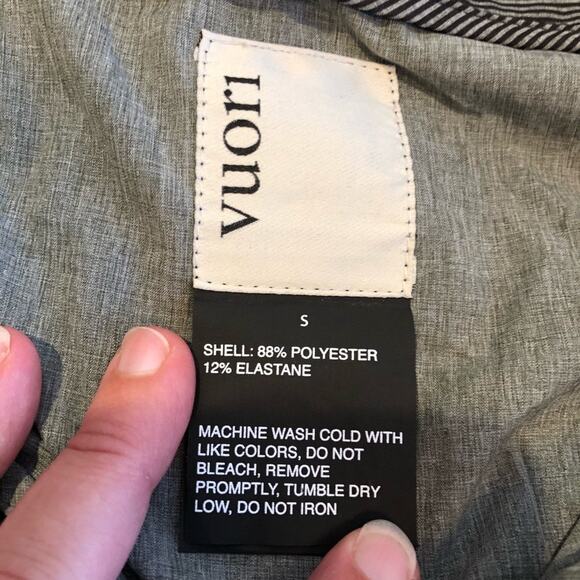 Vuori Outdoor Trainer Shell black gray camo zip front hooded jacket size Small - Picture 9 of 16